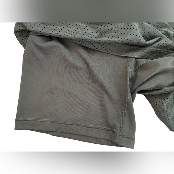 Nike Dri-Fit 2-in-1 Tennis Shorts (Women’s L) - Picture 3 of 6